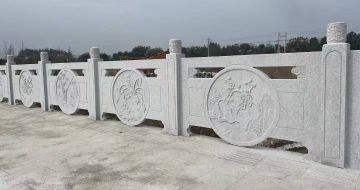黄石芝麻白河道栏杆 石材栏杆
