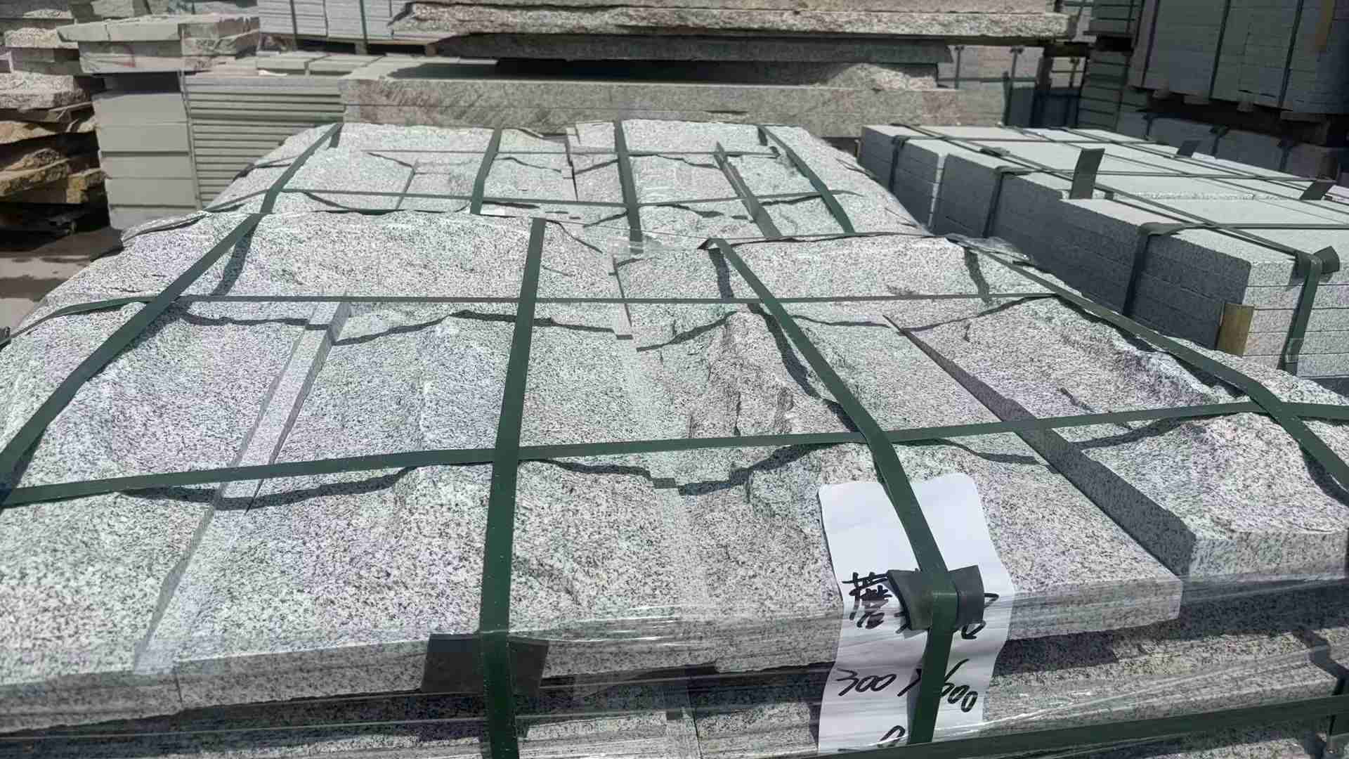 黄石蘑菇石 自然面