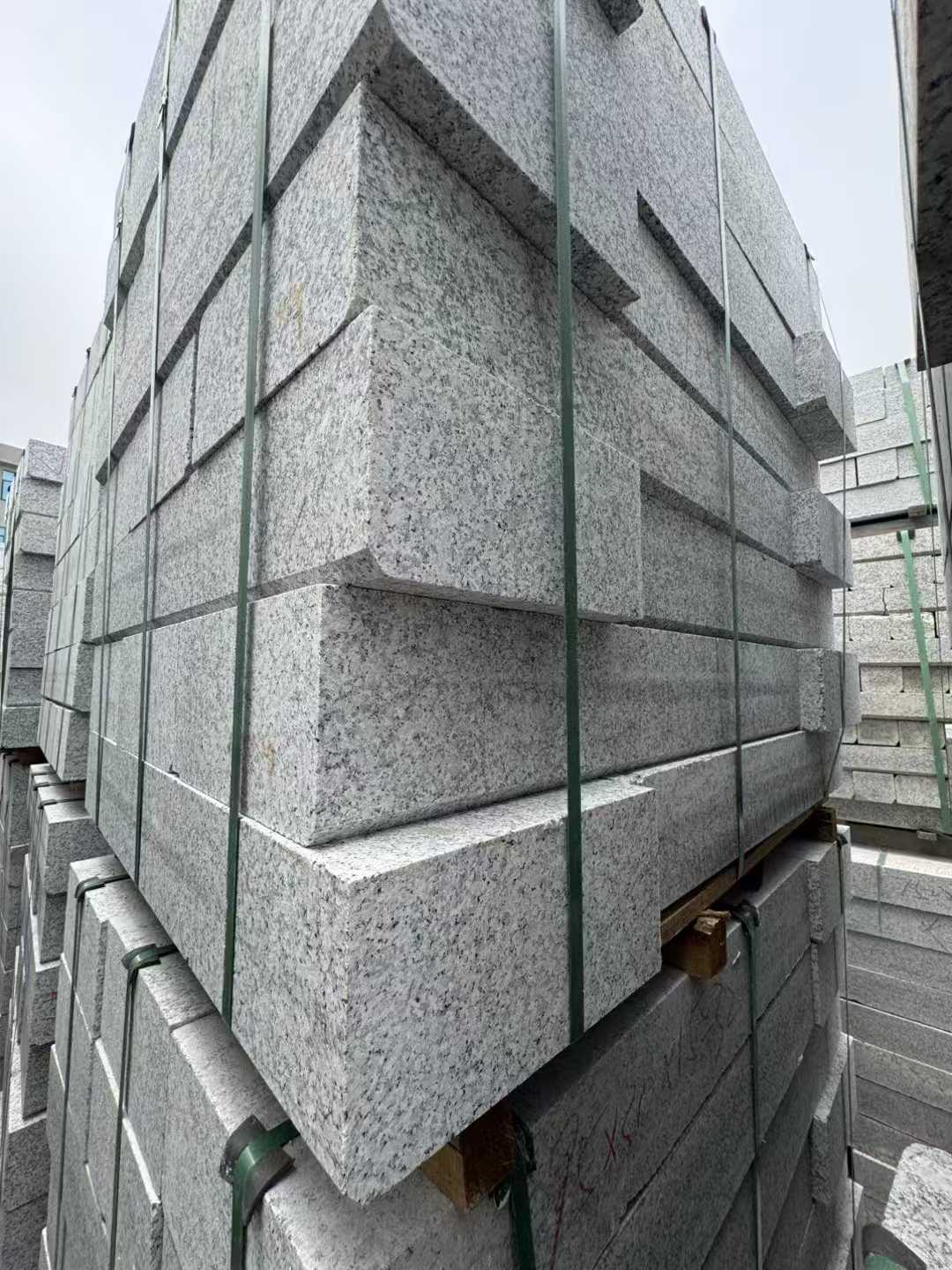 黄石芝麻白路牙石 马路牙子