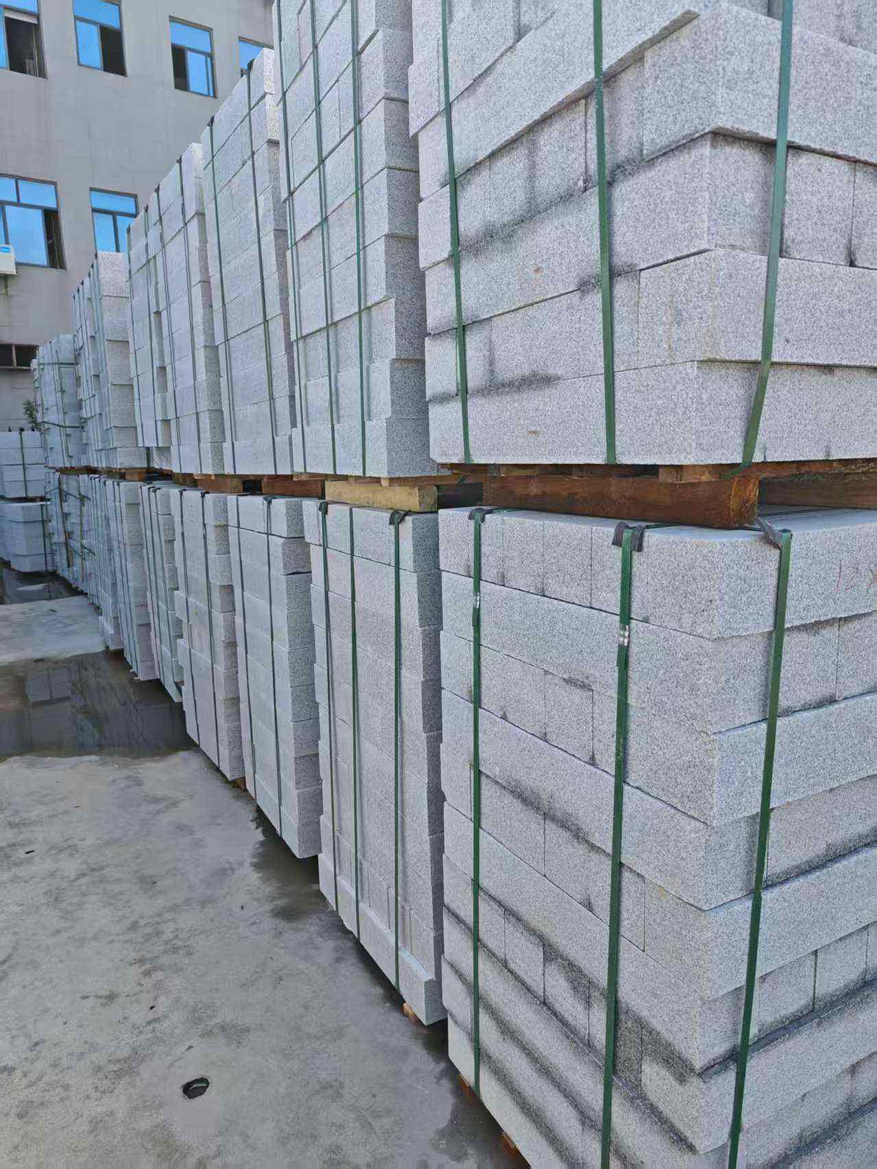 黄石芝麻白路牙石，路侧石